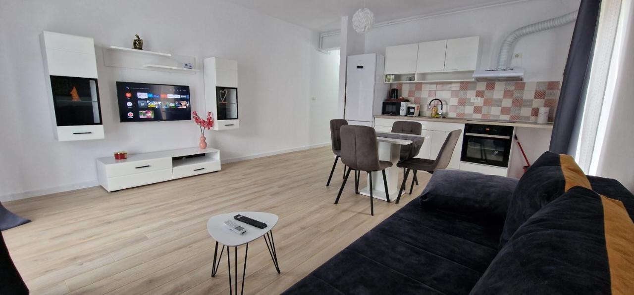 Visaj Homes Giroc Екстериор снимка